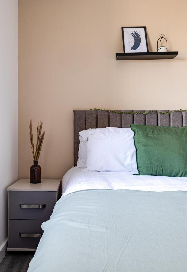 Top Floor Apartment With Private Balcony In Stockport Centre By Hass Haus Dış mekan fotoğraf