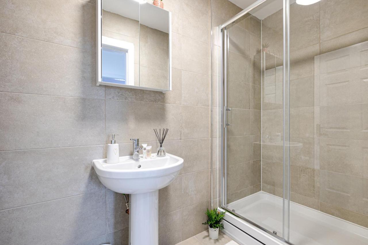 Top Floor Apartment With Private Balcony In Stockport Centre By Hass Haus Dış mekan fotoğraf