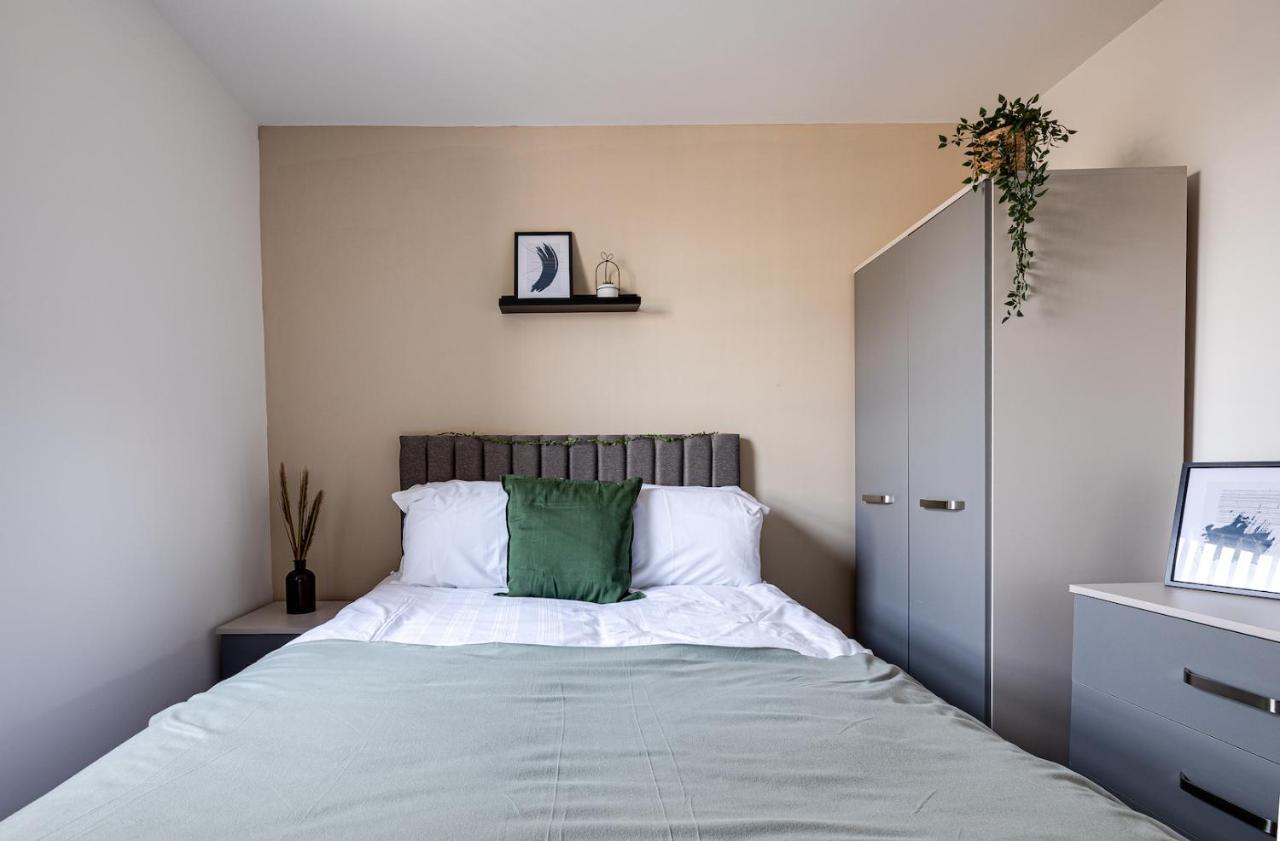 Top Floor Apartment With Private Balcony In Stockport Centre By Hass Haus Dış mekan fotoğraf