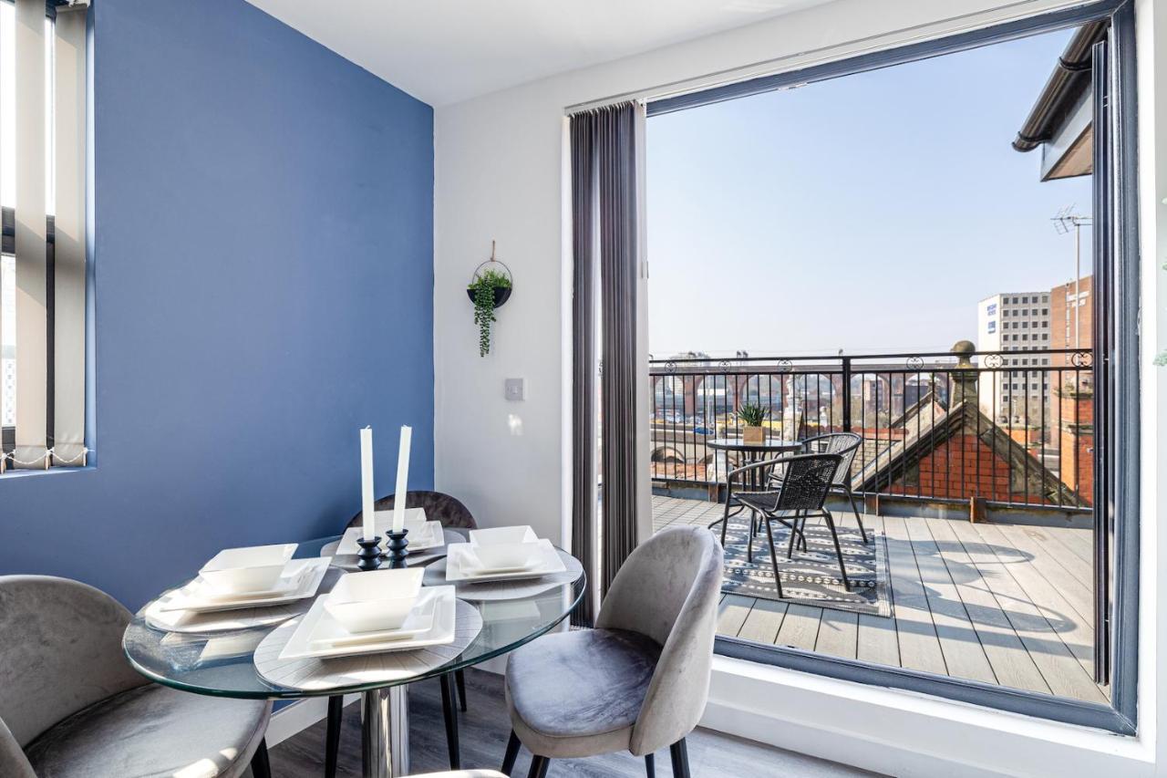 Top Floor Apartment With Private Balcony In Stockport Centre By Hass Haus Dış mekan fotoğraf